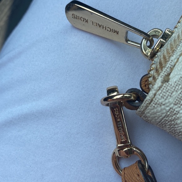 Michael Kors wallet - Picture 2 of 5